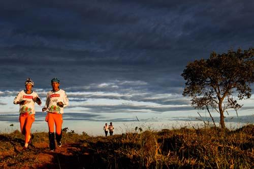 Foi dada a largada para a maior e mais desafiadora corrida de aventura das Américas : o Ecomotion  Pro 2012 / Foto: Alexandre Cappi